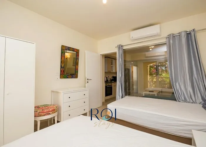 Veranda 1Br With Private Terrace & Pool View