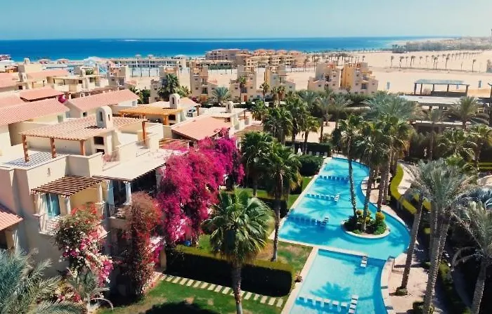 Veranda 1Br With Private Terrace & Pool View Apartment